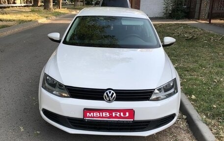 Volkswagen Jetta VI, 2013 год, 1 280 000 рублей, 1 фотография