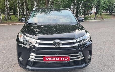 Toyota Highlander III, 2020 год, 4 300 000 рублей, 1 фотография