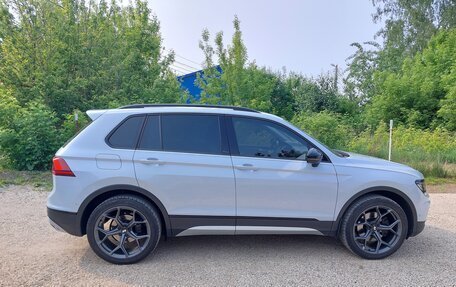Volkswagen Tiguan II, 2018 год, 2 970 000 рублей, 13 фотография