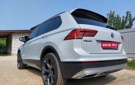 Volkswagen Tiguan II, 2018 год, 2 970 000 рублей, 10 фотография