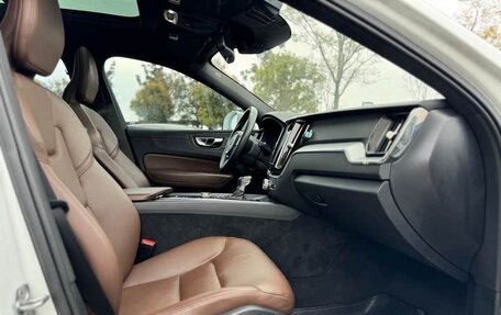 Volvo XC60 II, 2021 год, 3 110 000 рублей, 7 фотография