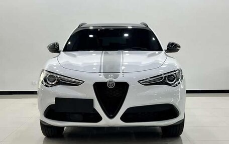 Alfa Romeo Stelvio, 2022 год, 3 020 000 рублей, 2 фотография