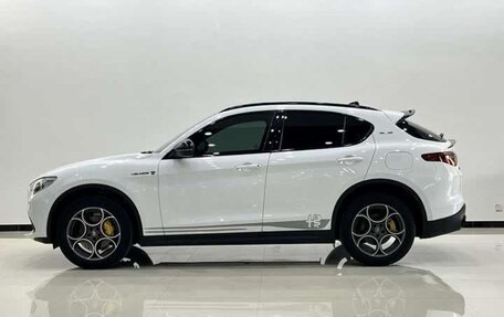 Alfa Romeo Stelvio, 2022 год, 3 020 000 рублей, 3 фотография