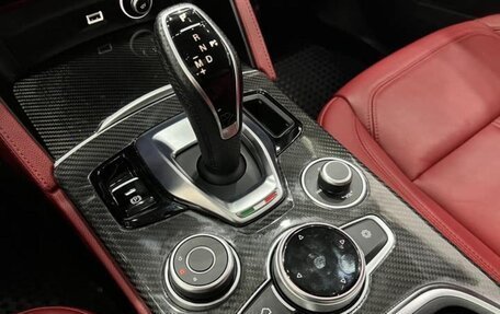 Alfa Romeo Stelvio, 2022 год, 3 020 000 рублей, 9 фотография