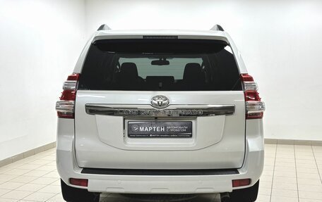 Toyota Land Cruiser Prado 150 рестайлинг 2, 2015 год, 3 897 000 рублей, 5 фотография