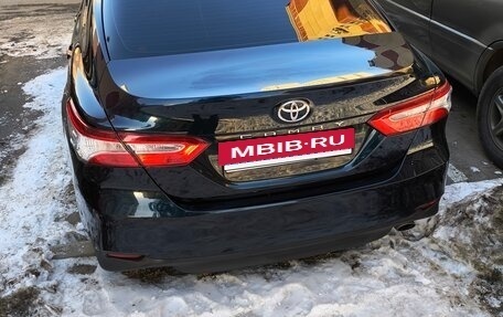Toyota Camry, 2018 год, 2 420 000 рублей, 10 фотография