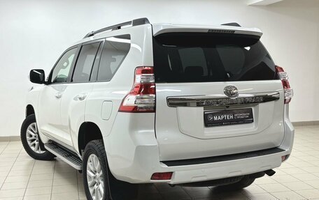 Toyota Land Cruiser Prado 150 рестайлинг 2, 2015 год, 3 897 000 рублей, 6 фотография