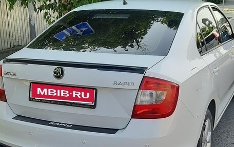 Skoda Rapid I, 2015 год, 900 000 рублей, 3 фотография