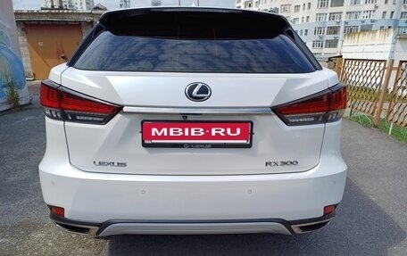 Lexus RX IV рестайлинг, 2021 год, 6 300 000 рублей, 7 фотография