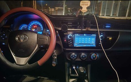 Toyota Corolla, 2013 год, 1 050 000 рублей, 6 фотография