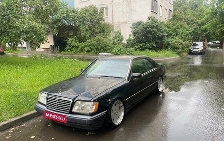 Mercedes-Benz E-Класс, 1995 год, 600 000 рублей, 1 фотография