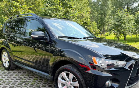 Mitsubishi Outlander III рестайлинг 3, 2011 год, 1 050 000 рублей, 1 фотография