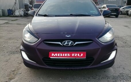 Hyundai Solaris II рестайлинг, 2011 год, 654 321 рублей, 1 фотография