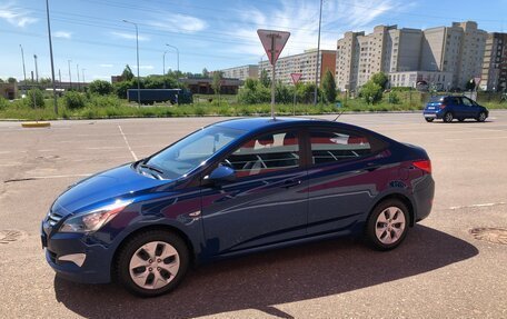 Hyundai Solaris II рестайлинг, 2015 год, 1 120 000 рублей, 2 фотография