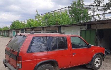 Nissan Terrano II рестайлинг, 1990 год, 650 000 рублей, 3 фотография