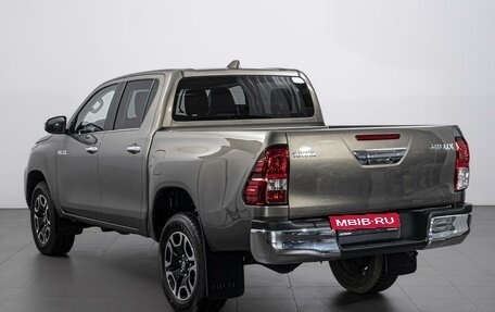 Toyota Hilux VIII, 2023 год, 6 799 000 рублей, 2 фотография