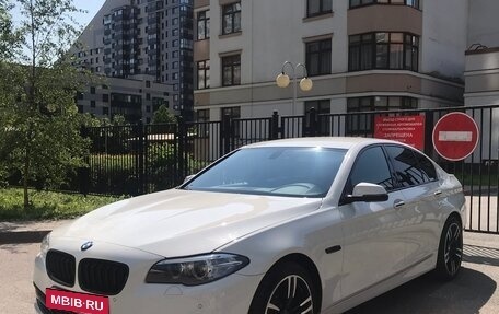 BMW 5 серия, 2016 год, 2 390 000 рублей, 3 фотография