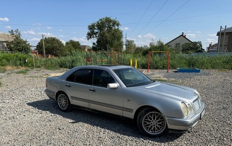 Mercedes-Benz E-Класс, 1998 год, 750 000 рублей, 4 фотография