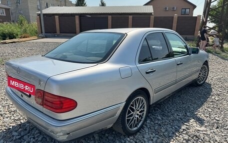 Mercedes-Benz E-Класс, 1998 год, 750 000 рублей, 6 фотография