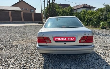 Mercedes-Benz E-Класс, 1998 год, 750 000 рублей, 5 фотография