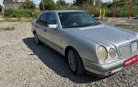 Mercedes-Benz E-Класс, 1998 год, 750 000 рублей, 3 фотография
