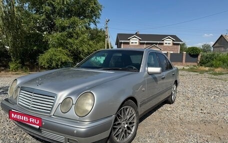 Mercedes-Benz E-Класс, 1998 год, 750 000 рублей, 2 фотография