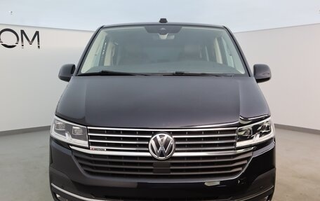 Volkswagen Multivan T6 рестайлинг, 2020 год, 6 650 000 рублей, 3 фотография