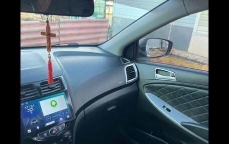 Hyundai Solaris II рестайлинг, 2012 год, 780 000 рублей, 2 фотография