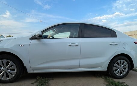 KIA Rio IV, 2018 год, 1 290 000 рублей, 4 фотография