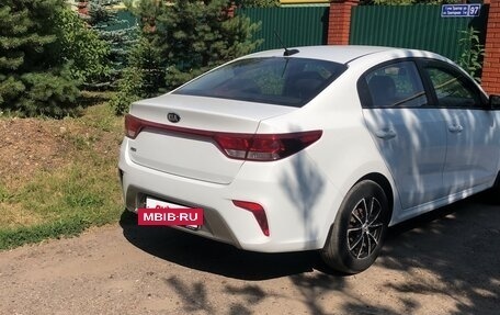 KIA Rio IV, 2017 год, 999 000 рублей, 4 фотография