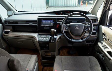 Honda Stepwgn IV, 2018 год, 2 100 000 рублей, 6 фотография