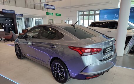 Hyundai Solaris II рестайлинг, 2021 год, 1 830 000 рублей, 3 фотография