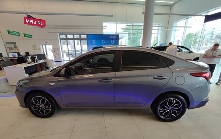 Hyundai Solaris II рестайлинг, 2021 год, 1 830 000 рублей, 2 фотография