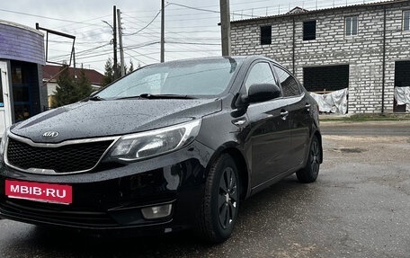 KIA Rio III рестайлинг, 2015 год, 590 000 рублей, 1 фотография