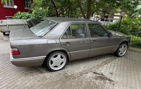 Mercedes-Benz E-Класс, 1994 год, 1 050 000 рублей, 2 фотография