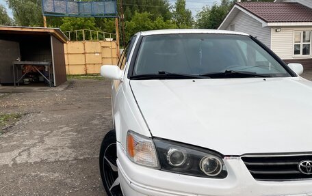 Toyota Camry, 2000 год, 450 000 рублей, 3 фотография
