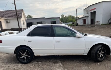 Toyota Camry, 2000 год, 450 000 рублей, 4 фотография