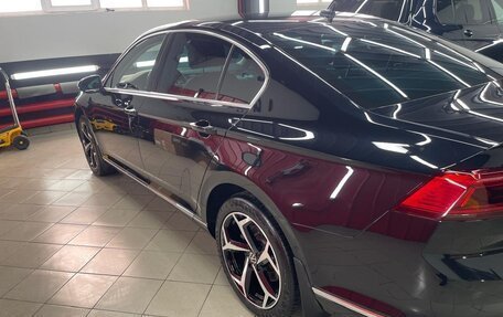 Volkswagen Passat B8 рестайлинг, 2021 год, 2 950 000 рублей, 3 фотография