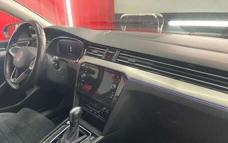 Volkswagen Passat B8 рестайлинг, 2021 год, 2 950 000 рублей, 8 фотография