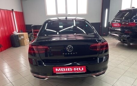Volkswagen Passat B8 рестайлинг, 2021 год, 2 950 000 рублей, 4 фотография