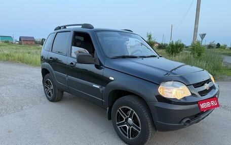 Chevrolet Niva I рестайлинг, 2011 год, 559 000 рублей, 4 фотография