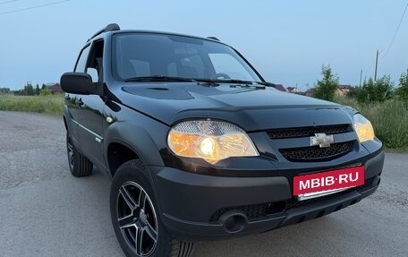 Chevrolet Niva I рестайлинг, 2011 год, 559 000 рублей, 2 фотография