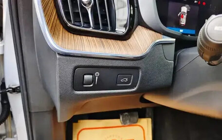 Volvo XC60 II, 2021 год, 2 597 080 рублей, 11 фотография
