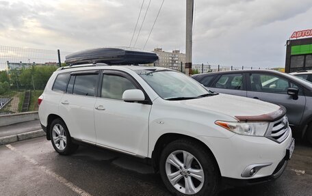 Toyota Highlander III, 2012 год, 2 000 000 рублей, 3 фотография