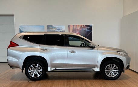 Mitsubishi Pajero Sport III рестайлинг, 2017 год, 2 950 000 рублей, 5 фотография