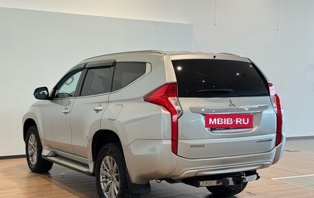 Mitsubishi Pajero Sport III рестайлинг, 2017 год, 2 950 000 рублей, 4 фотография
