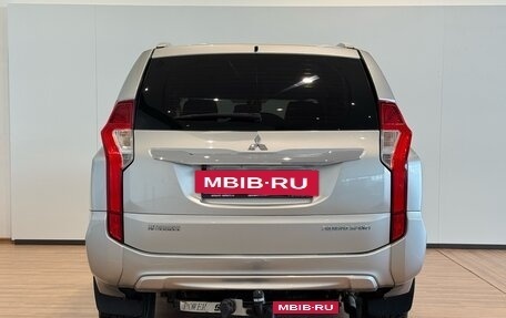 Mitsubishi Pajero Sport III рестайлинг, 2017 год, 2 950 000 рублей, 8 фотография