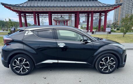 Toyota C-HR I рестайлинг, 2018 год, 2 300 000 рублей, 4 фотография