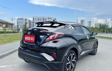 Toyota C-HR I рестайлинг, 2018 год, 2 300 000 рублей, 5 фотография