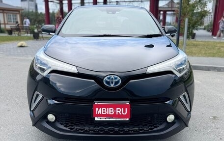 Toyota C-HR I рестайлинг, 2018 год, 2 300 000 рублей, 2 фотография